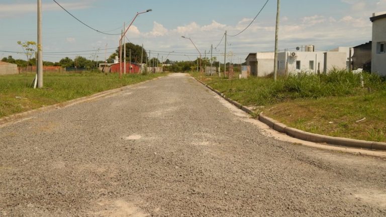 Piedra mora y mantenimiento de caminos de Oro Verde