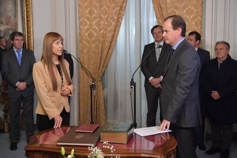 Bordet proyecta descentralizar el sistema de salud y fortalecer la atención primaria