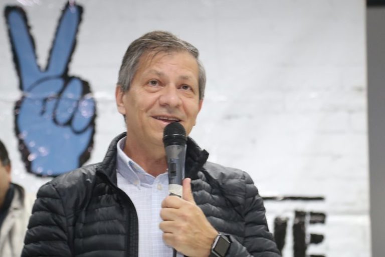 Báez llamó a representar “con todas las letras a los sectores que hoy están siendo agredidos”