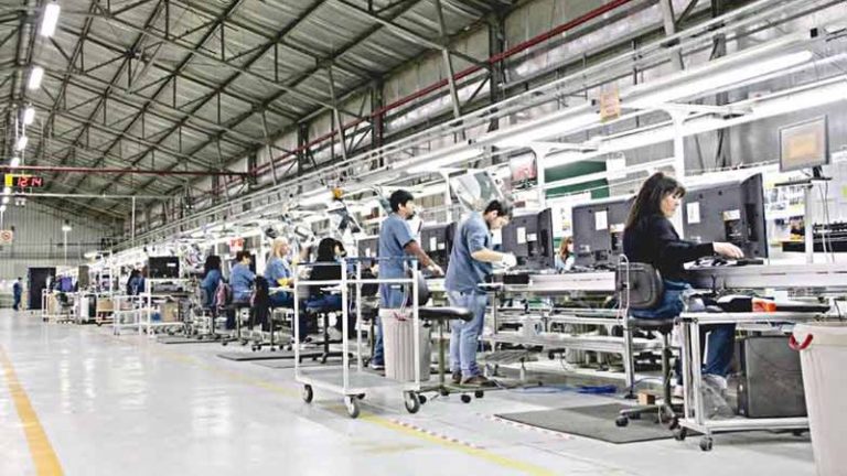 Casi la mitad de los salarios están por debajo de la línea de pobreza