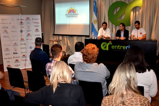 Fabio Zerpa disertará en el primer Congreso de Yoga