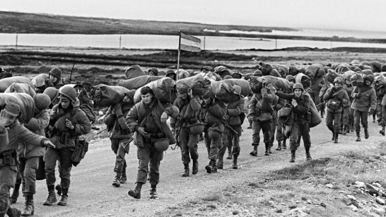 Ex combatientes de Malvinas criticaron al Gobierno y rechazaron vuelos a las islas