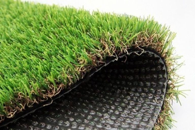 Se fabrican canchas de césped sintético con neumáticos reciclados