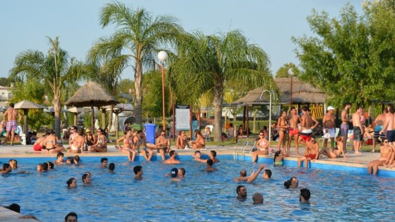 Abierta la licitación de la cantina del complejo de piletas