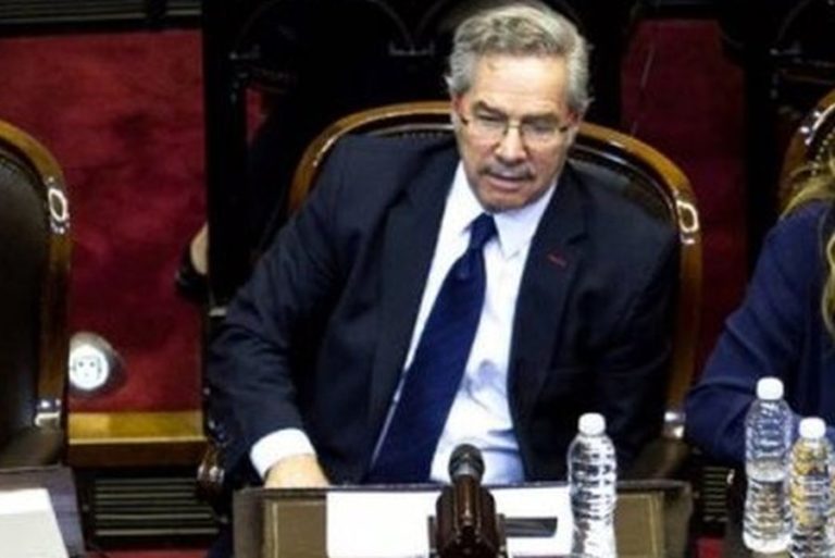 Solá: “El gobierno de Macri sólo provoca incertidumbre y desconfianza”