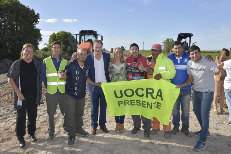Bordet recorrió la obra de pavimentación entre Oro Verde y Tezanos Pinto