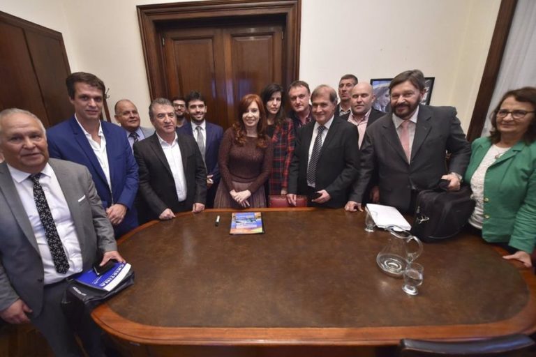 Cristina recibió a productores citrícolas acompañados por Urribarri
