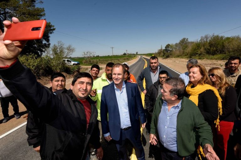 El gobernador Bordet dejó inaugurada la ruta entre Oro Verde y Tezanos Pinto