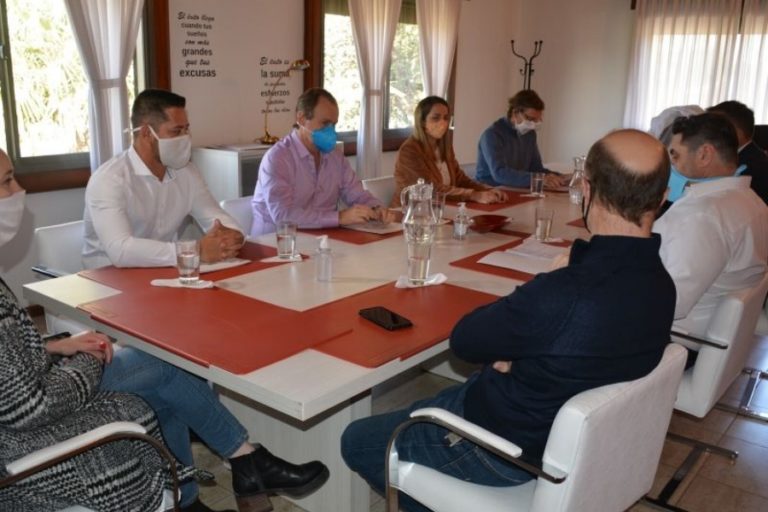 El gobernador Bordet visitó el frigorífico Alberdi de Oro Verde