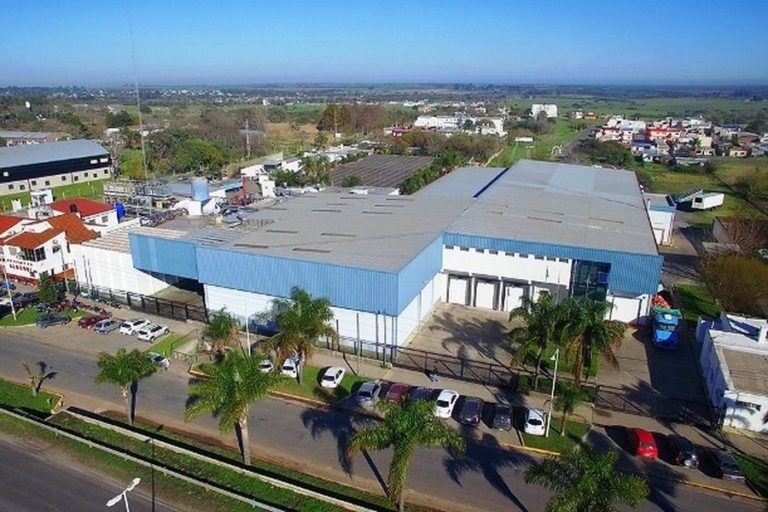 Grave denuncia sobre el Frigorífico Alberdi: “obligan a trabajar a empleados con síntomas”