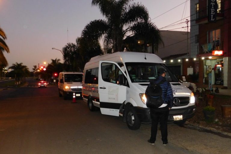 Minucioso operativo sanitario con trabajadores extranjeros que arribaron al frigorífico Alberdi