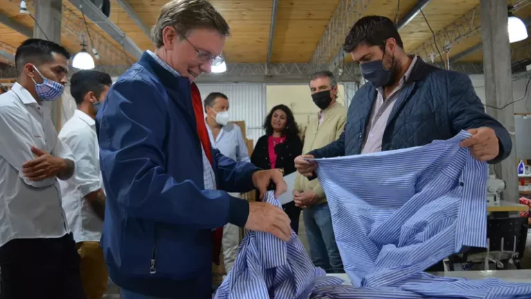 Empresas y emprendedores de Oro Verde reciben asistencia de la provincia