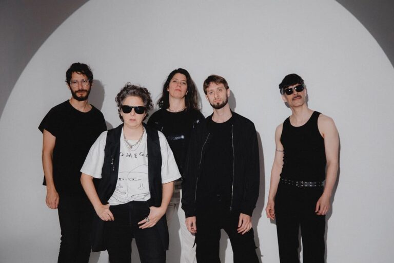 Marcia Deviaje: La creatividad como viaje en su nuevo álbum conceptual