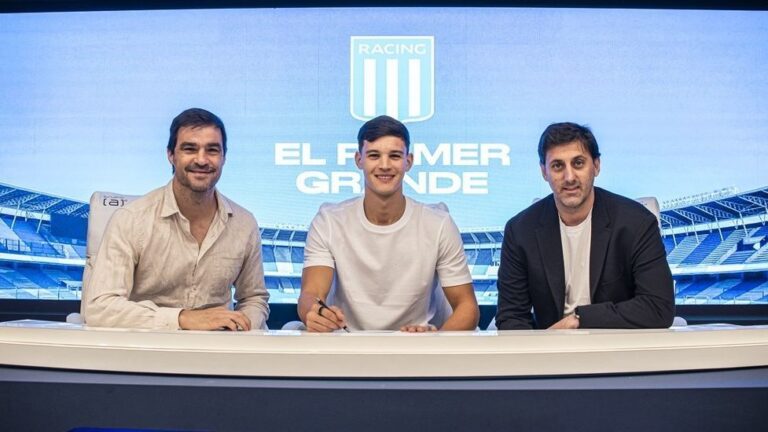 Racing presentó a Valentín Carboni como refuerzo