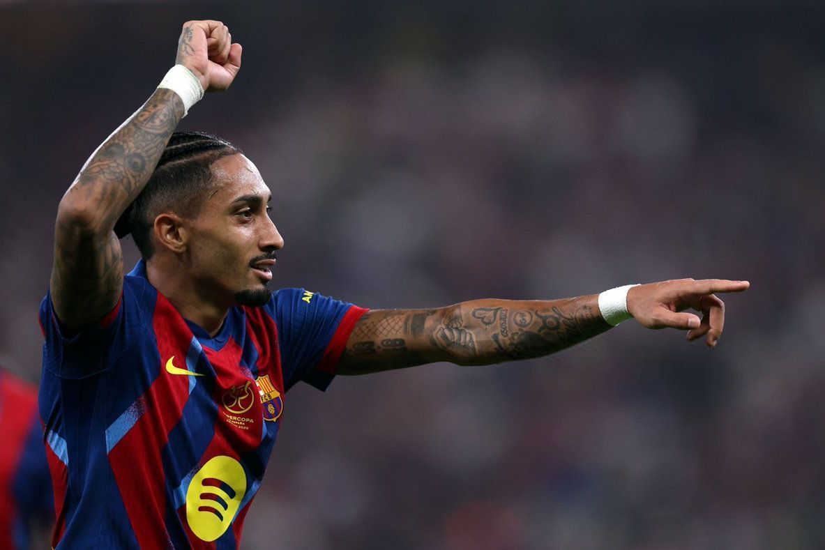 Raphinha lidera la victoria del Barcelona sobre el Real Madrid con un doblete