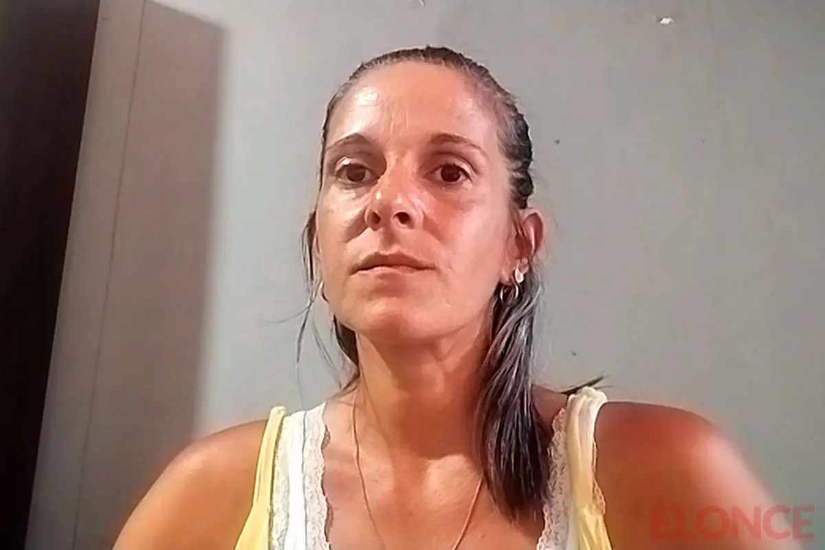 Intendenta combate incendio rural como una ciudadana más en acción solidaria