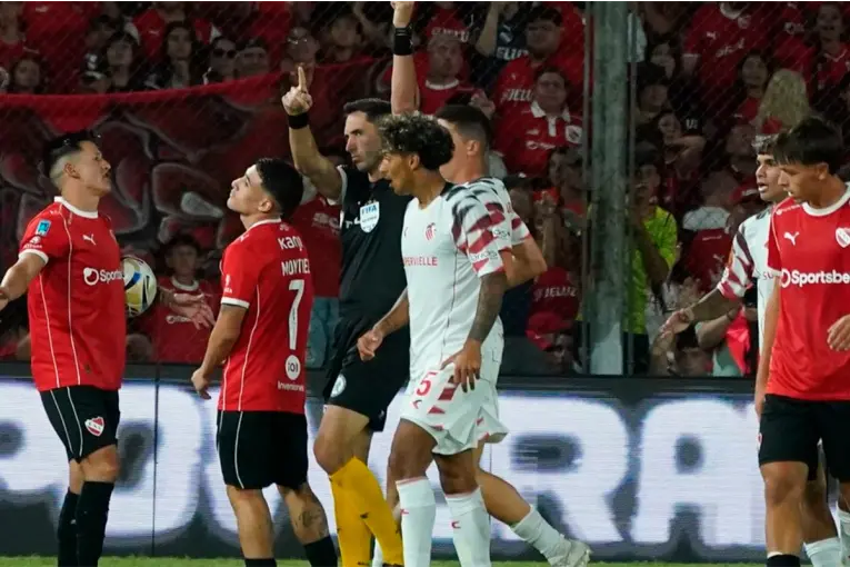 Independiente y Estudiantes empatan en el debut del Torneo Apertura