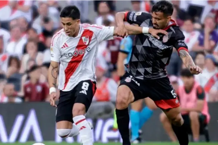 River Plate vs. Barracas Central: Inicio del Torneo Apertura en el Monumental