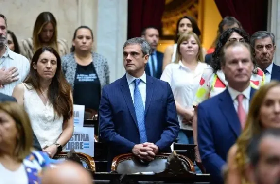 Gobierno prioriza reforma constitucional ante 21 conflictos laborales pendientes