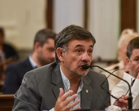 Oposición Propone Redefinir Emergencia para Reactivar Obras Paralizadas