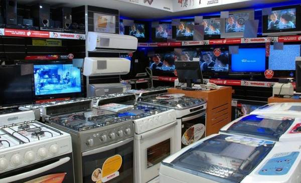 Newsan despidió a 45 empleados y suspendió a la mitad de su planta laboral