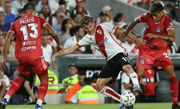 River Plate vs Argentinos Juniors: Formaciones, Dónde Ver y Pronóstico Apertura 2026