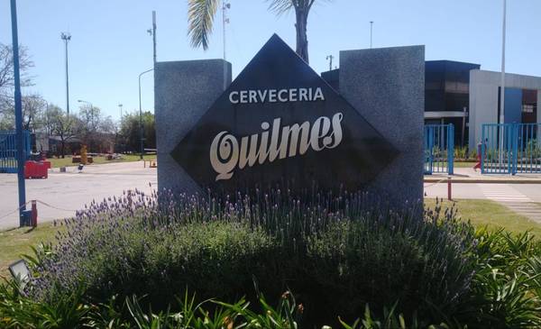 Quilmes inicia retiros voluntarios para reducir personal en su planta de Zárate