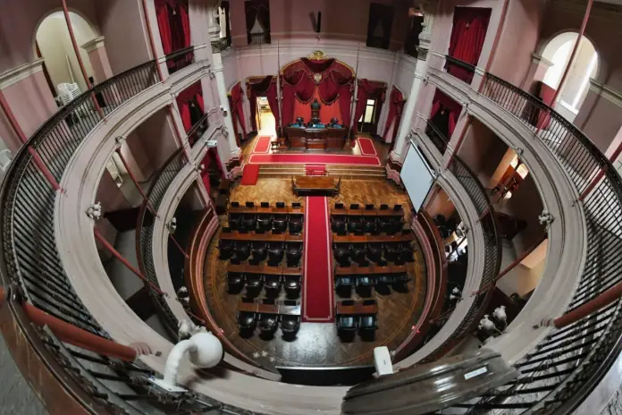 Diputados analizan adelantar el inicio de sesiones al 18 de febrero