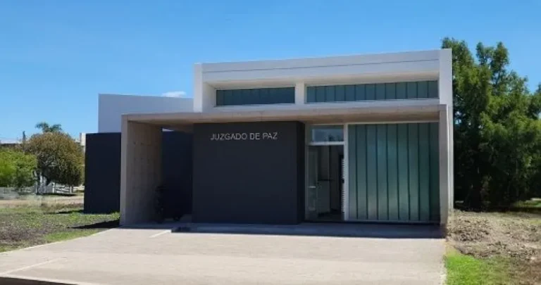 Maciá inaugura su nuevo edificio judicial de paz para la comunidad