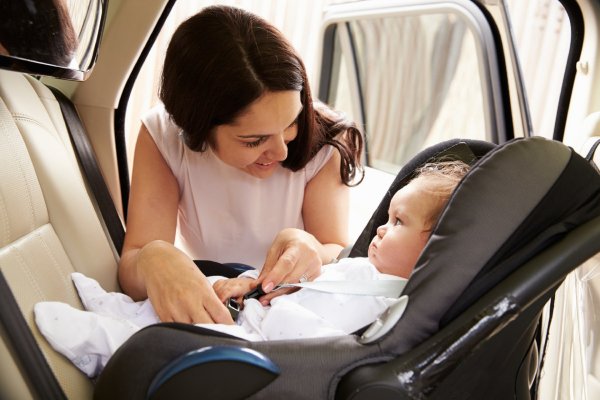 Viajar Seguros en Auto: Medidas Esenciales de Seguridad para Niños