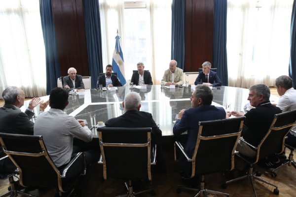 Frigerio y empresarios impulsan oportunidades en el sector avícola argentino