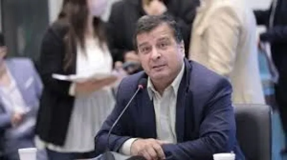 Casaretto Anuncia Candidatura a la Gobernación: Elecciones y Propuestas