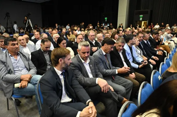 Intendentes Presentan los Ejes Principales de Gestión en la Apertura de Sesiones Ordinarias