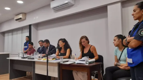 Defensas intentan silenciar el testimonio del jurado en el caso