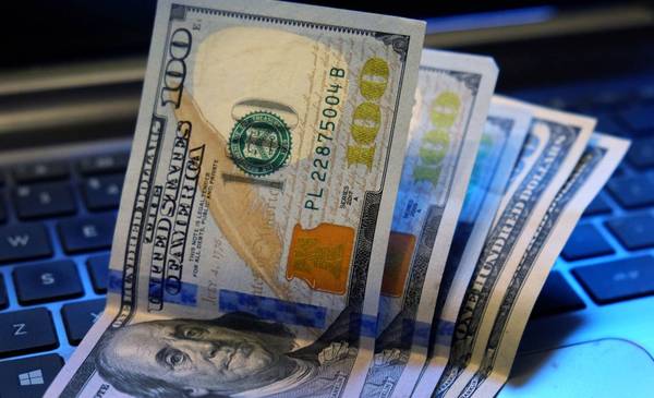 El dólar oficial subió 15 pesos y cerró a $1.415: cotización del día