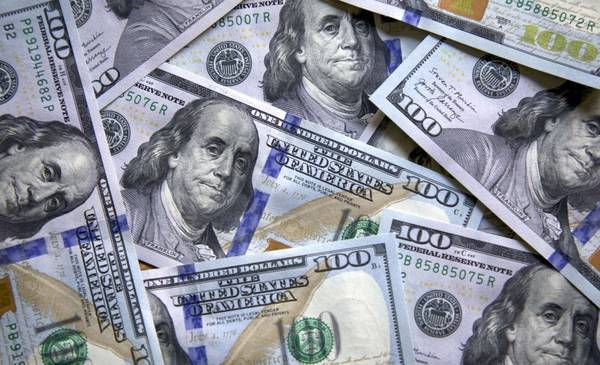 El dólar mantiene su estabilidad en una jornada sin cambios significativos
