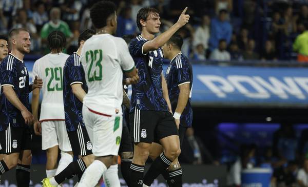 Argentina supera a una ordenada Mauritania con paso firme en su debut