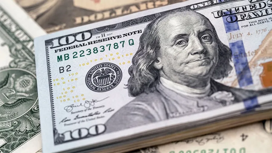 Dólar Alcanza Máximo en Diez Meses por Tensiones en Medio Oriente