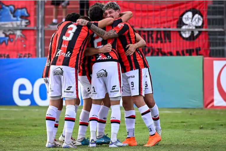 Patronato alinea su equipo para enfrentar a Colón a pesar de las ausencias