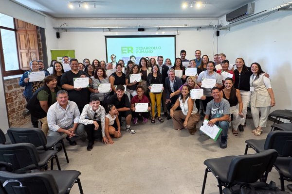 La Provincia Certificó a Cocineros de Comedores Escolares en un Programa de Capacitación