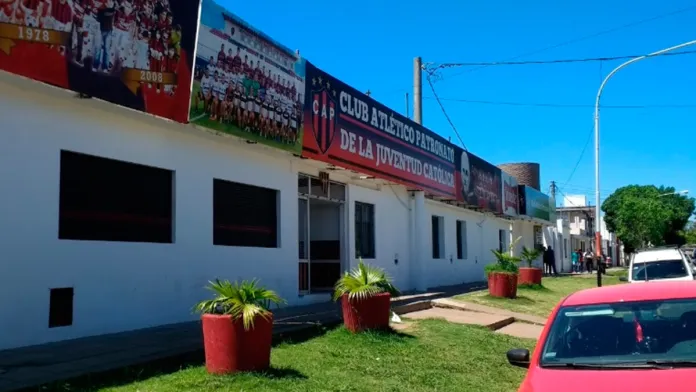 Colón y Patronato definen el ingreso de hinchas