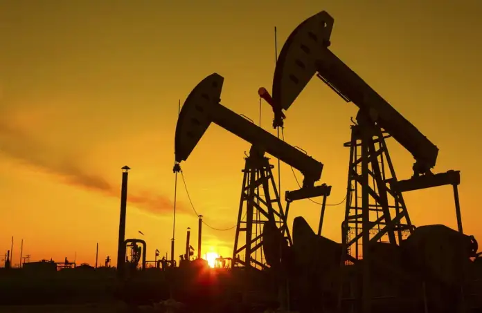 El petróleo alcanza máximos de tres años impulsado por la escalada de tensiones bélicas