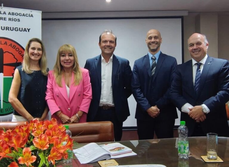 Diputada Romero analiza reforma legal en coloquio de Concepción