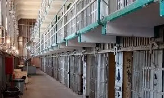 48 muertes bajo custodia federal