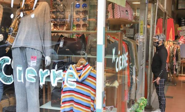 Crisis económica: el comercio lidera el cierre de empresas en plena caída del consumo