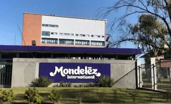 Mondelez, productora de Oreo y Milka, firma acuerdo histórico contra reforma laboral
