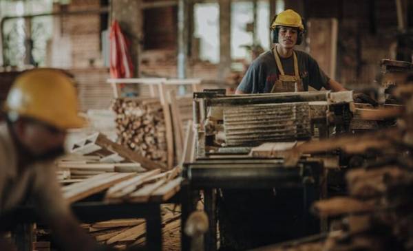 Economía a Dos Velocidades: Pocos Ganan, la Mayoría Pierde en 2026