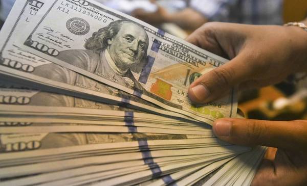 El dólar oficial registra una nueva baja tras jornada de retroceso en el mercado cambiario