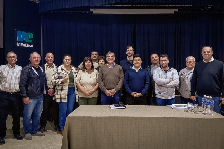 Vialidad y Municipios de Colón Acuerdan Mejoras en Caminos Rurales