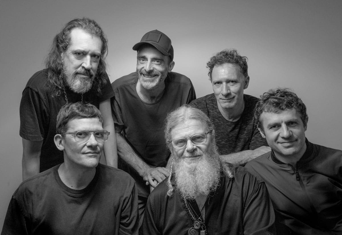 Bajofondo: 25 Años de Trayectoria y el Estreno de su Nuevo Álbum "Ohm"